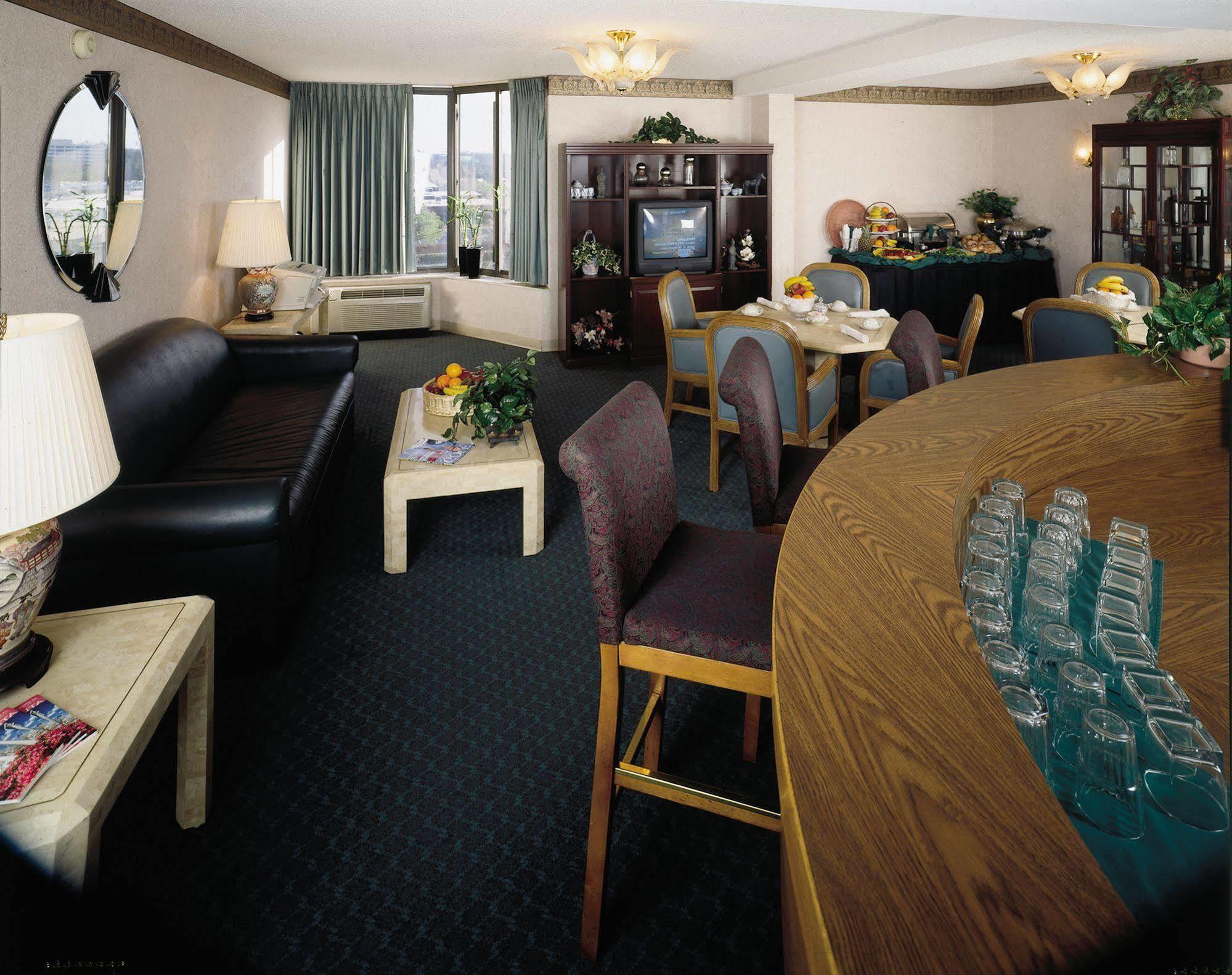 Crowne Plaza Atlanta Ne - Norcross Hotel Екстериор снимка